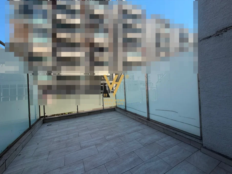 Tirane, jepet me qera zyre Kati 1, 43 m² 420 € (KOMUNA E PARISIT)