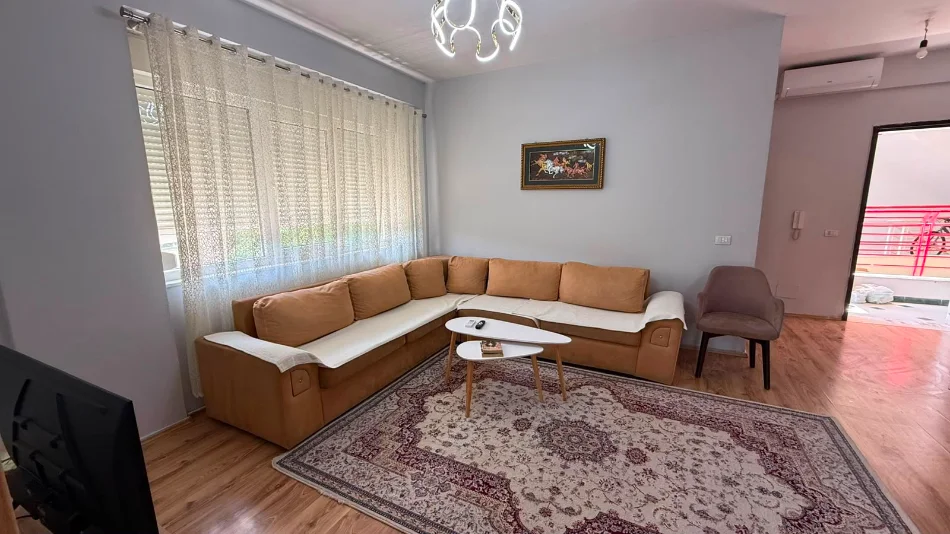 Tirane, jepet me qera apartament 2+1 Kati 2, 85 m² 700 € (Rruga Hamdi Sina Liqeni i Thate, Pran Restoran Primus)