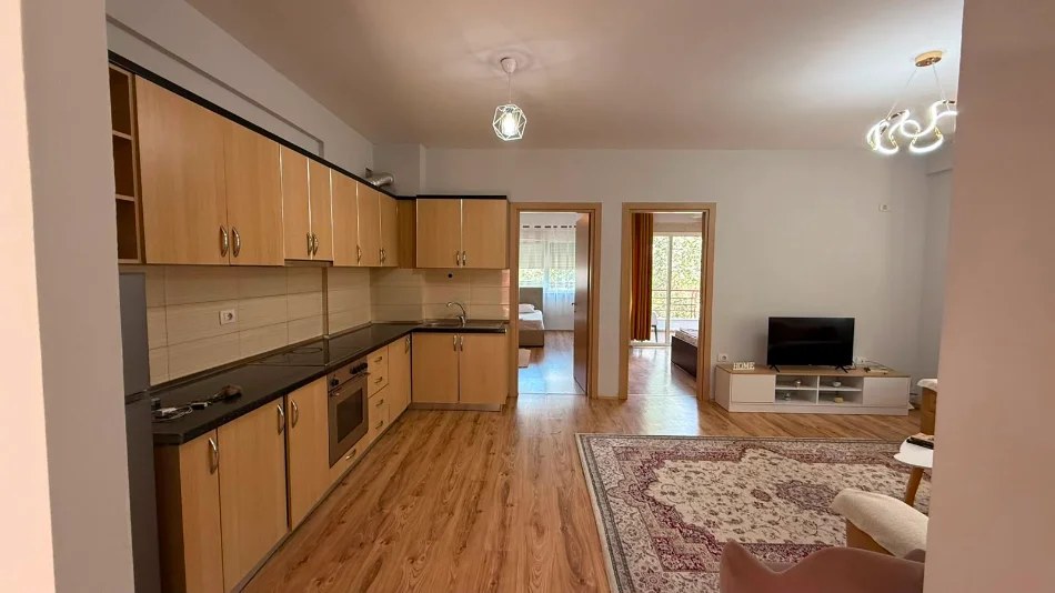Tirane, jepet me qera apartament 2+1 Kati 2, 85 m² 700 € (Rruga Hamdi Sina Liqeni i Thate, Pran Restoran Primus)