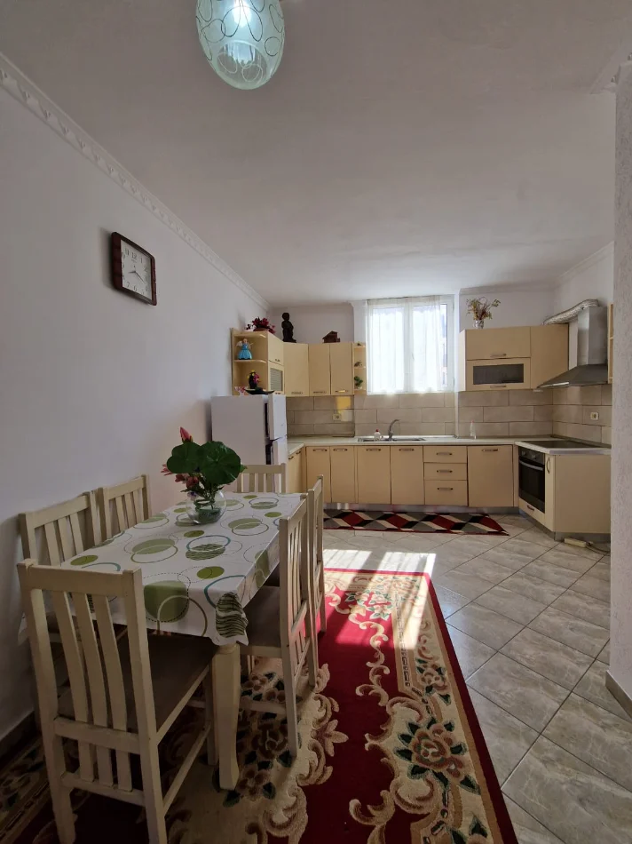 Tirane, jepet me qera apartament 2+1+Aneks+Ballkon Kati 5, 100 m² 430 € (PALLATET CABEJ)