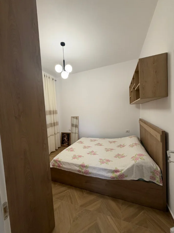 Tirane, jepet me qera apartament 1+1 Kati 1, 60 m² 450 € (Selite, Rruga Dhimiter Pasko)