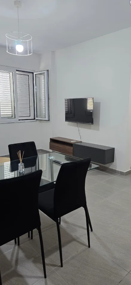 Tirane, jepet me qera apartament 1+1 Kati 5, 50 m² 520 € 