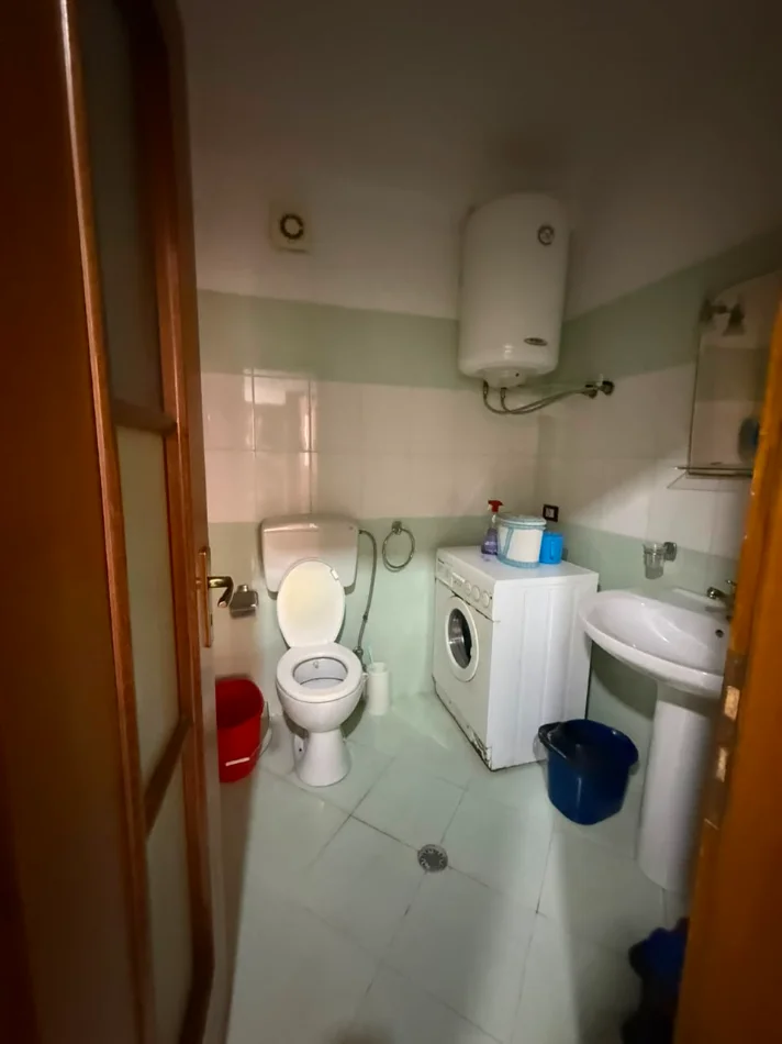 Durres, jepet me qera apartament 2+1 Kati 2, 500 € (Gjykata)
