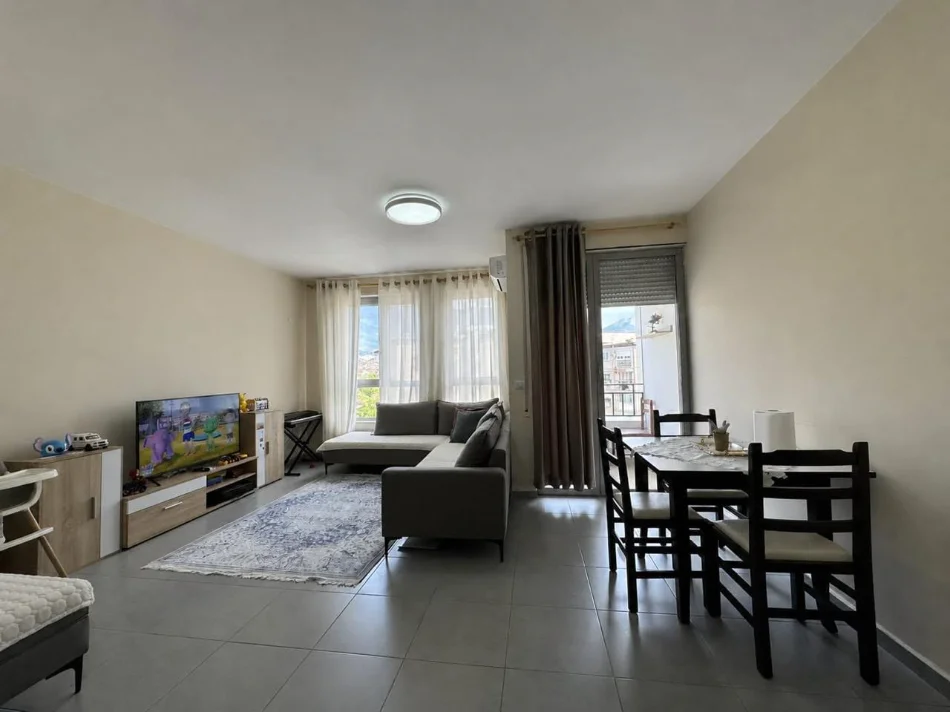 Tirane, shitet apartament 1+1+Ballkon Kati 3, 80 m² 183.000 € (Brryli)