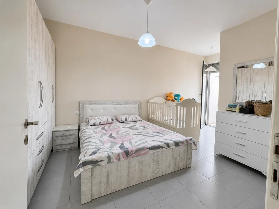 Tirane, shitet apartament 1+1+Ballkon Kati 3, 80 m² 183.000 € (Brryli)