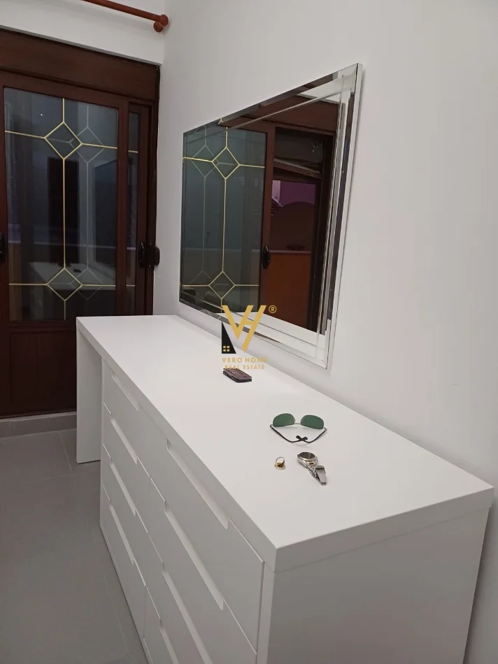 Tirane, jepet me qera apartament 1+1+Ballkon Kati 6, 70 m² 520 € (KODRA E DIELLIT)