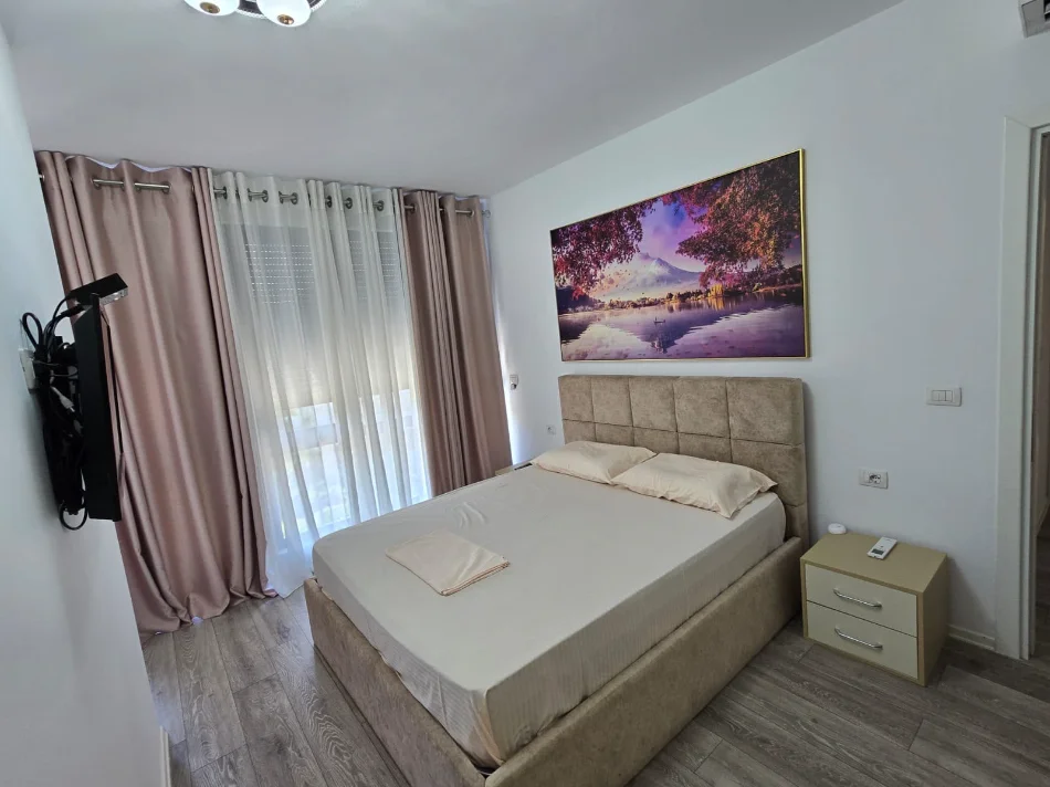 Tirane, jepet me qera apartament 1+1 Kati 2, 60 m² 630 € (Ali Demi)