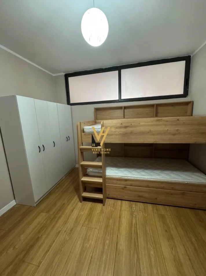 Tirane, jepet me qera apartament 1+1+Ballkon Kati 2, 75 m² 620 € (5 MAJI)