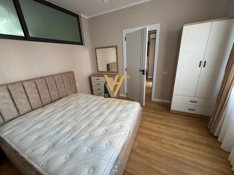 Tirane, jepet me qera apartament 1+1+Ballkon Kati 2, 75 m² 620 € (5 MAJI)