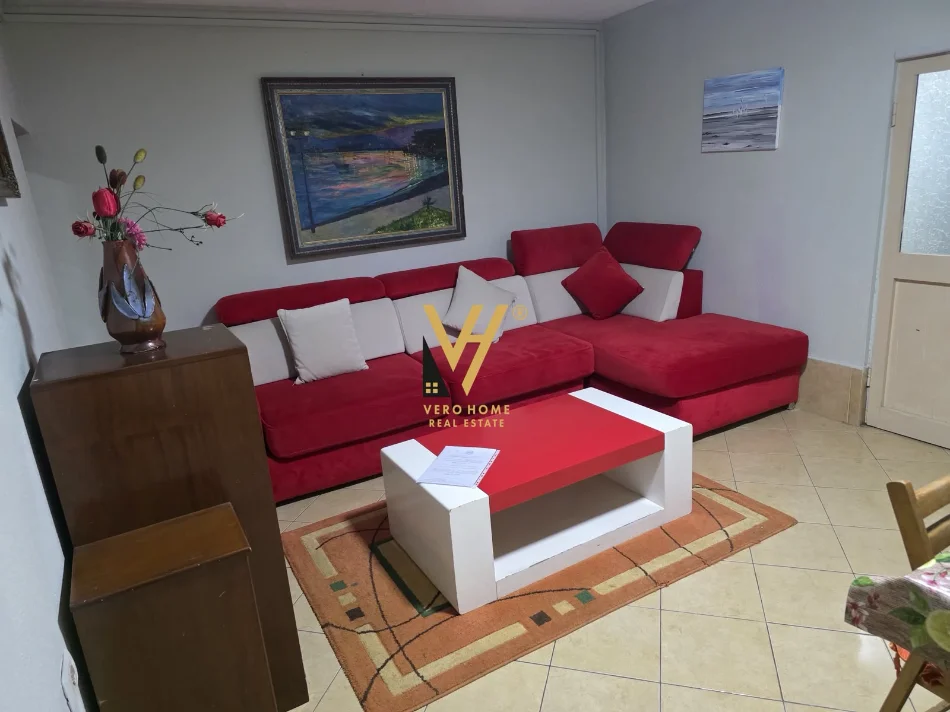 Tirane, jepet me qera apartament 1+1+Ballkon Kati 1, 60 m² 470 € (MYSLYM SHYRI)