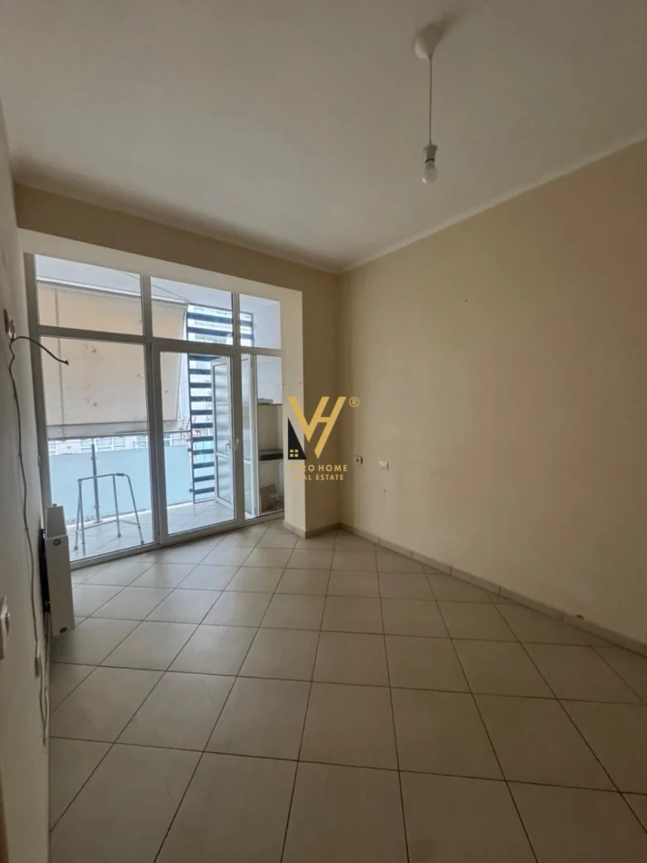 Tirane, shitet apartament 1+1+Ballkon Kati 3, 72 m² 202.000 € (KOMUNA E PARISIT)