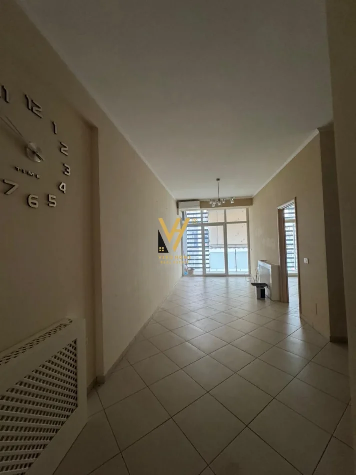 Tirane, shitet apartament 1+1+Ballkon Kati 3, 72 m² 202.000 € (KOMUNA E PARISIT)