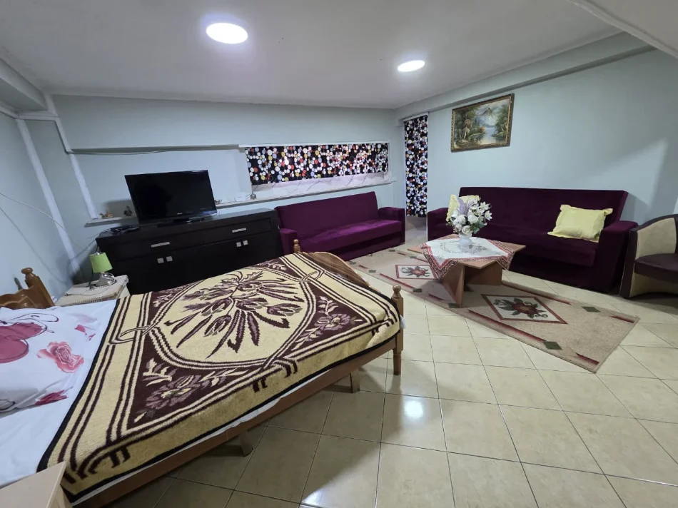 Tirane, jepet me qera apartament 1+1 Kati 1, 60 m² 450 € (Myslym Shyri)