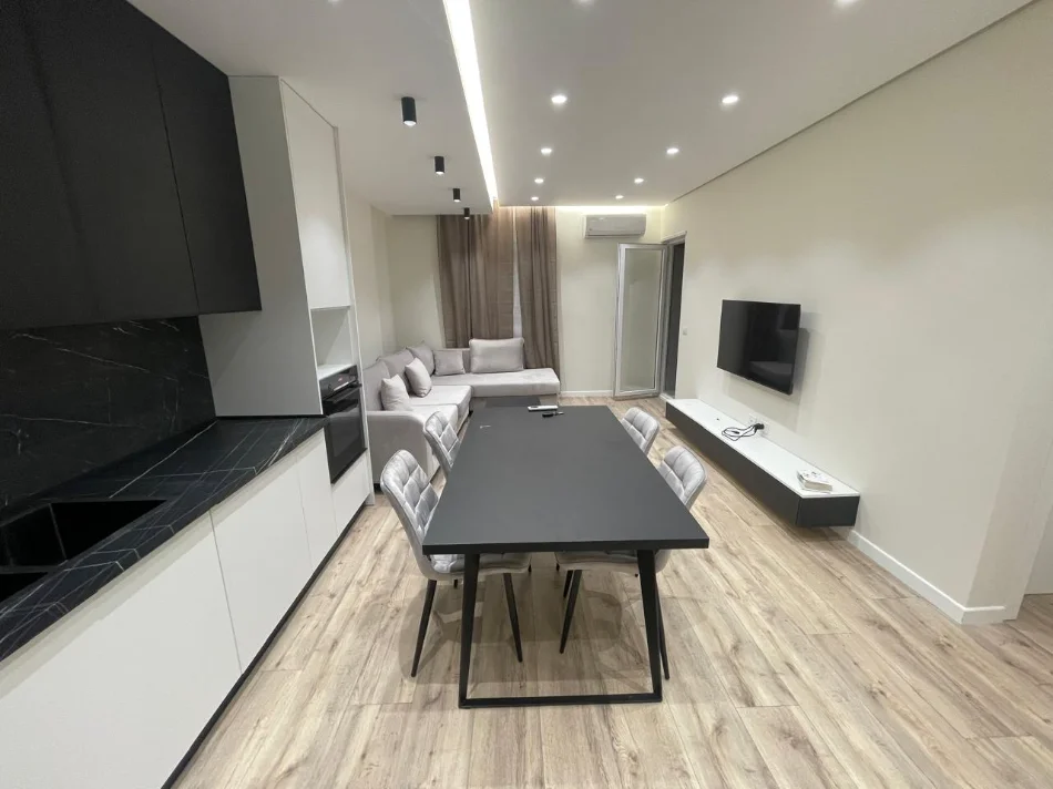 Tirane, jepet me qera apartament 2+1 Kati 3, 100 m² 600 € (Kompleksi Univers City)