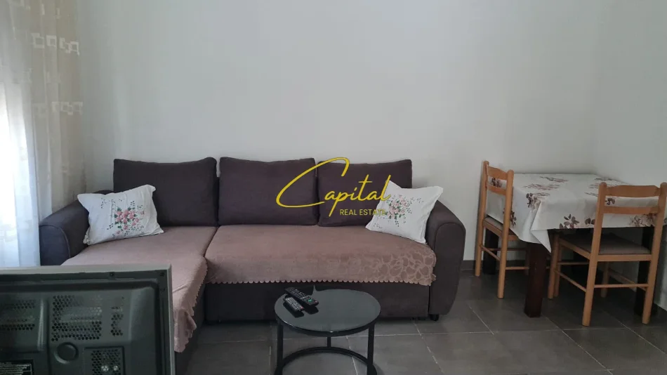 Tirane, jepet me qera apartament 1+1 Kati 1, 75 m² 350 € (SELITE)