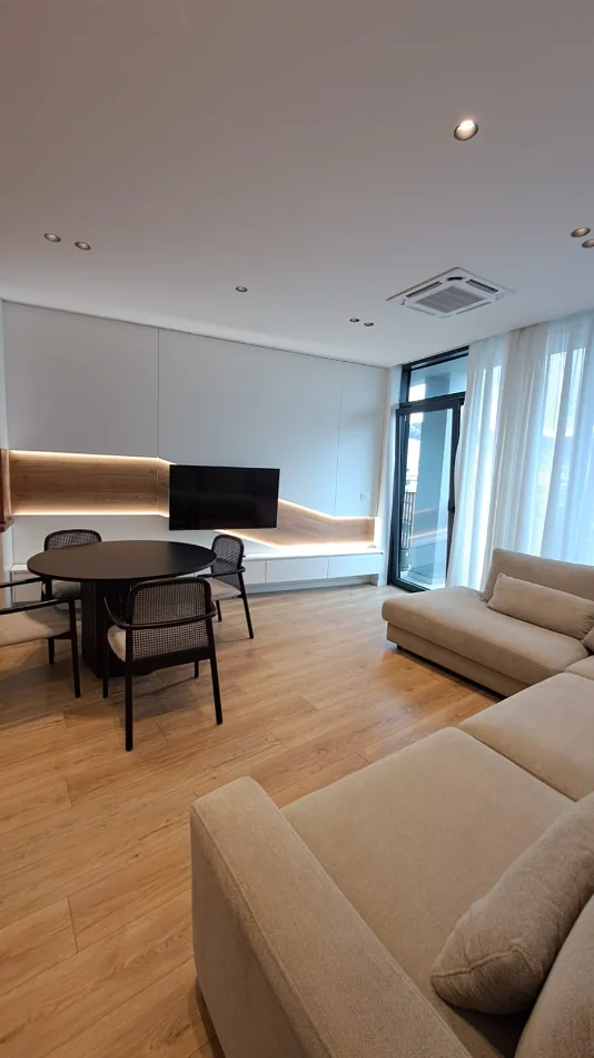 Tirane, shitet apartament 1+1+Ballkon Kati 6, 71 m² (Lake View) Liqeni Artificial