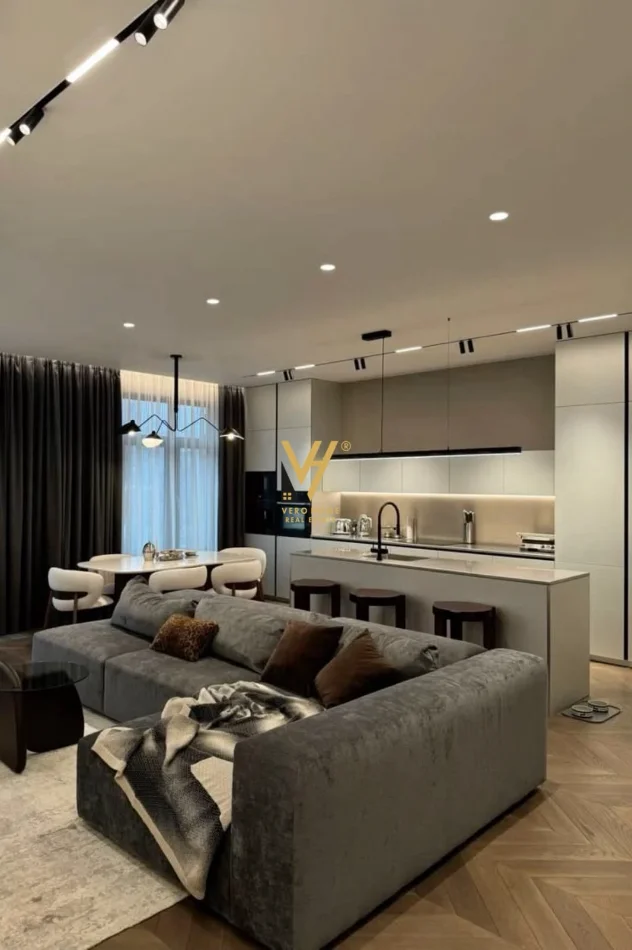 Tirane, jepet me qera apartament 2+1+Ballkon Kati 6, 114 m² 1.000 € (LAPRAKE)