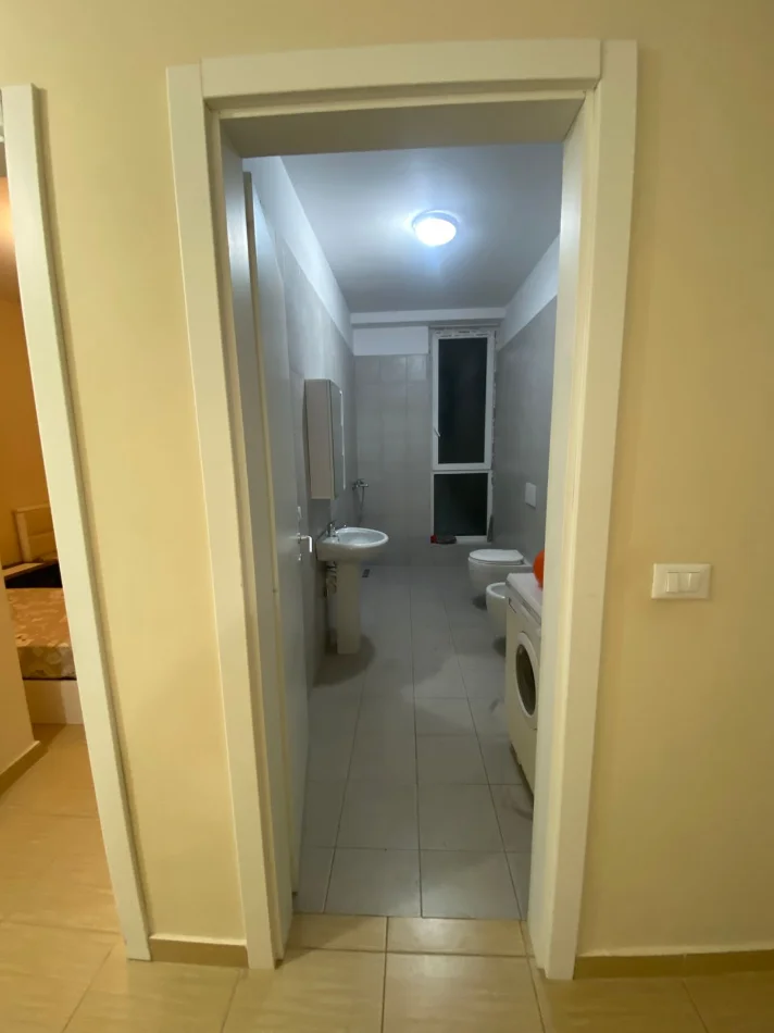 Tirane, jepet me qera apartament 2+1 Kati 4, 120 m² 600 € 0686649733