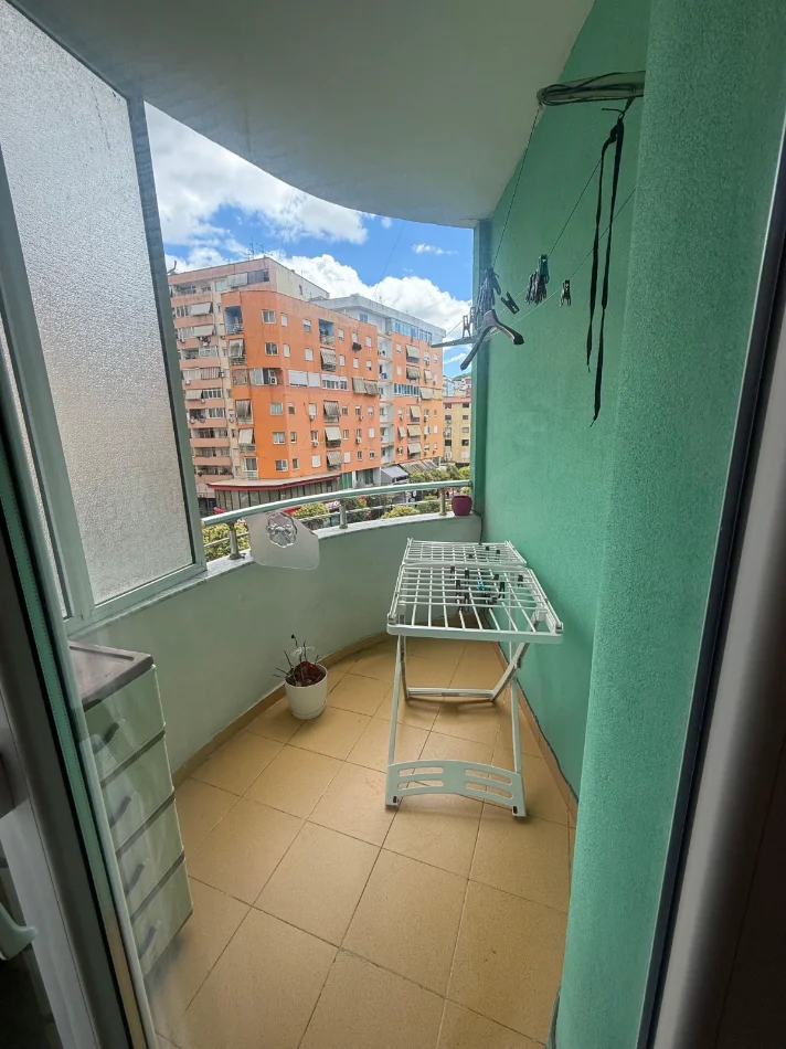 Tirane, jap me qera apartament 2+1 Kati 2, 90 m² 700 € 