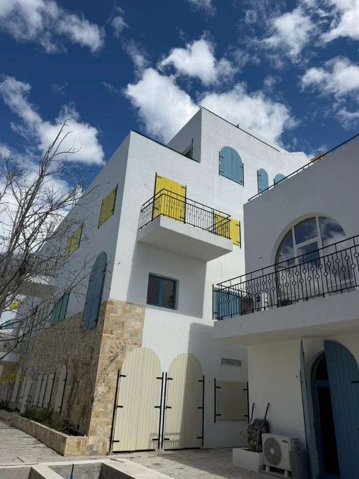 Vlore, shitet apartament 2+1+Ballkon Kati 1, 92 m² 368.200 € (Dhermi Vlore Santorini)