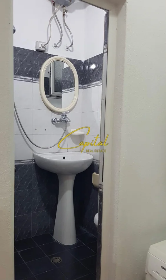 Tirane, jepet me qera garsonier 1+1 Kati 2, 40 m² 300 € (RRUGA E DIBRES)