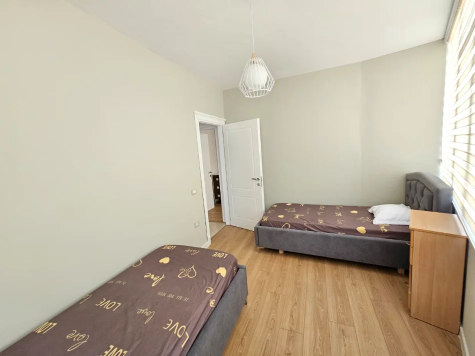 Tirane, jepet me qera apartament 2+1+Ballkon Kati 2, 90 m² 700 € (Bulevardi Zogu I, Rruga Haxhi Hysen Dalliu)