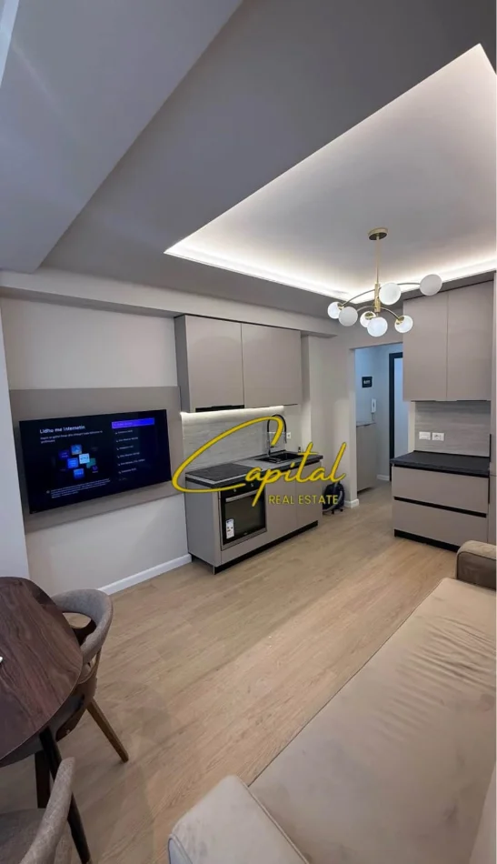 Tirane, jepet me qera apartament 1+1 Kati 2, 50 m² 600 € (ALI DEMI)