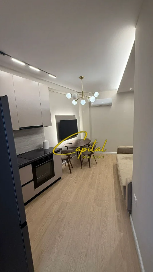 Tirane, jepet me qera apartament 1+1 Kati 2, 45 m² 500 € (ALI DEMI)