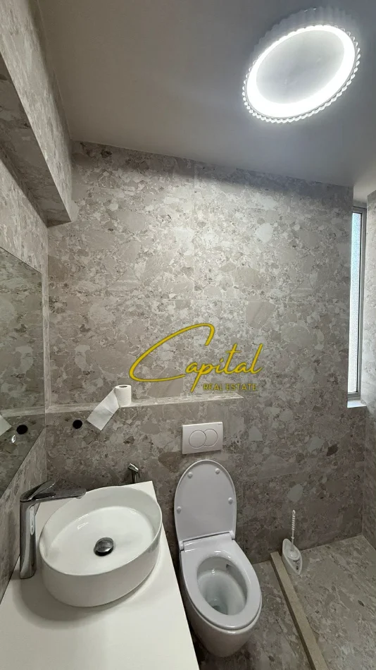 Tirane, jepet me qera apartament 1+1 Kati 2, 45 m² 500 € (ALI DEMI)