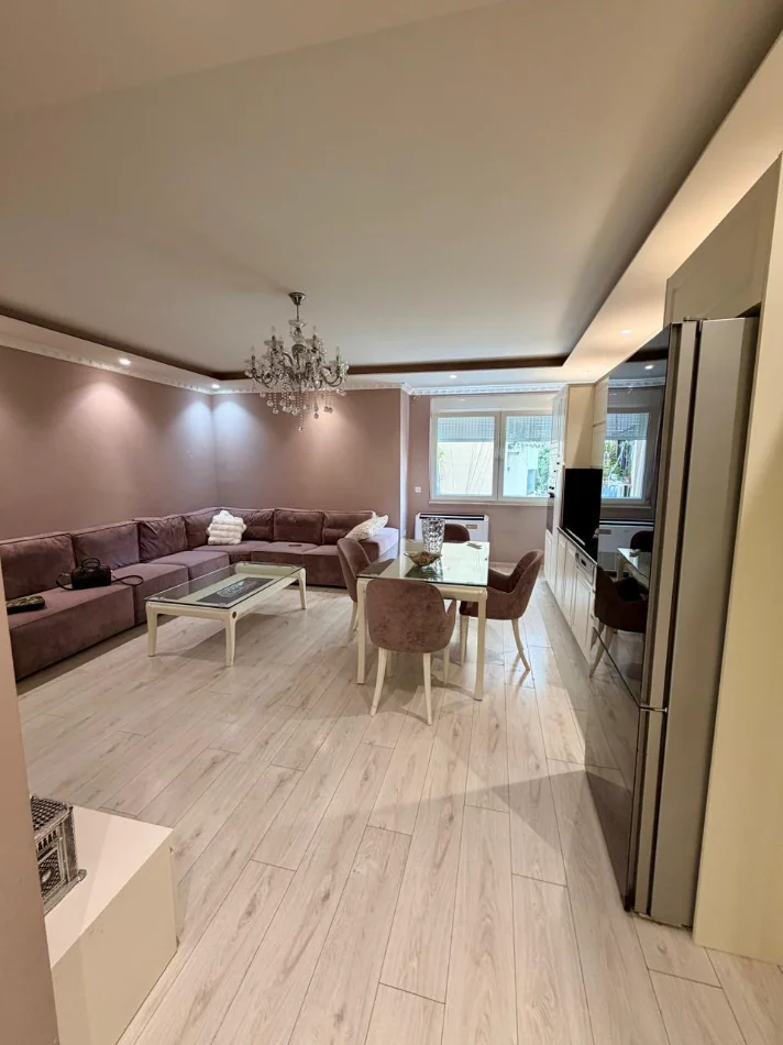Tirane, shitet apartament 3+1+Ballkon Kati 3, 121 m² 320.000 € (Komuna e Parisit)