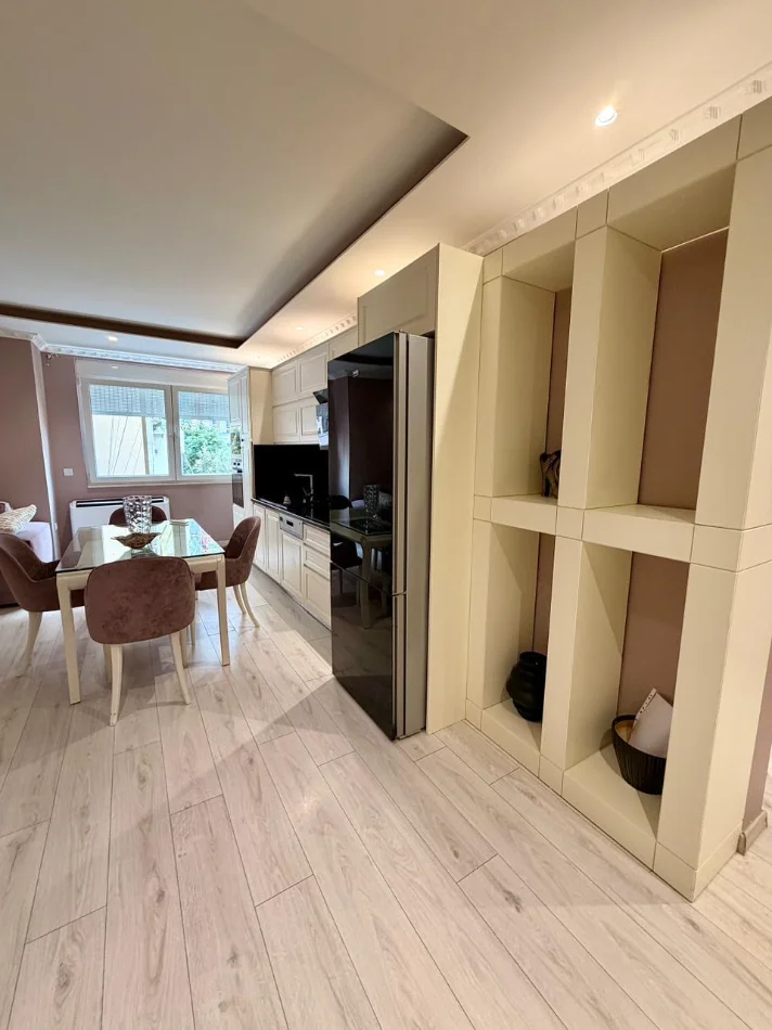 Tirane, shitet apartament 3+1+Ballkon Kati 3, 121 m² 320.000 € (Komuna e Parisit)