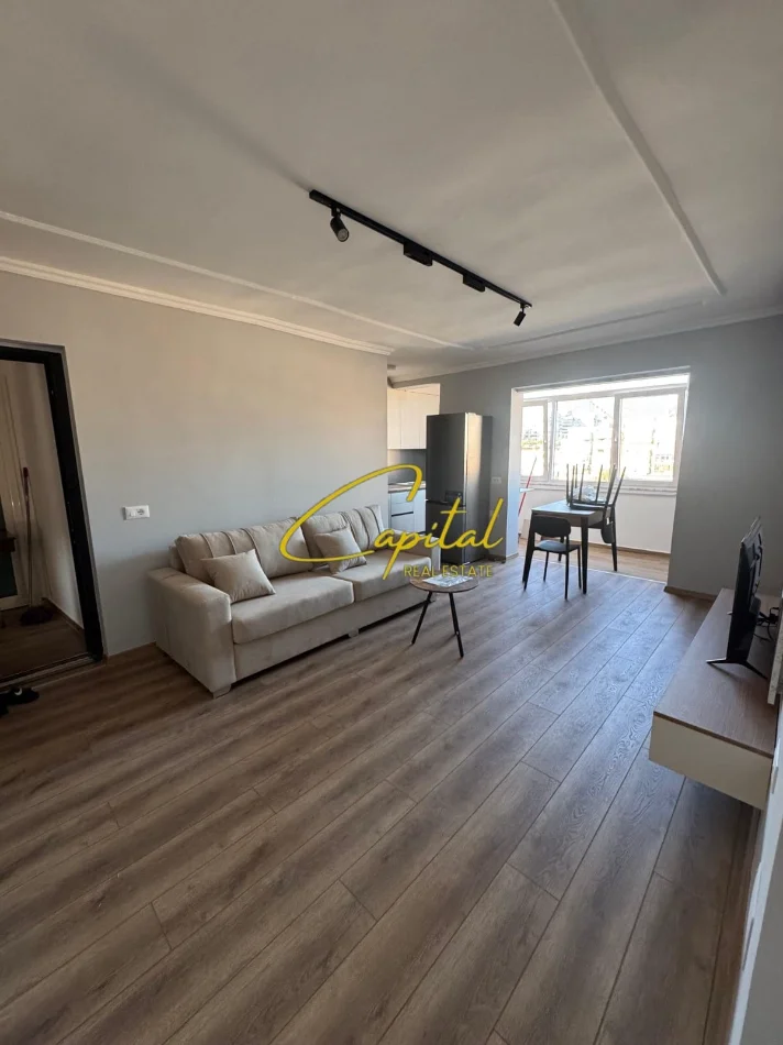 Tirane, jepet me qera apartament 1+1 Kati 6, 50 m² 650 € (VASIL SHANTO)