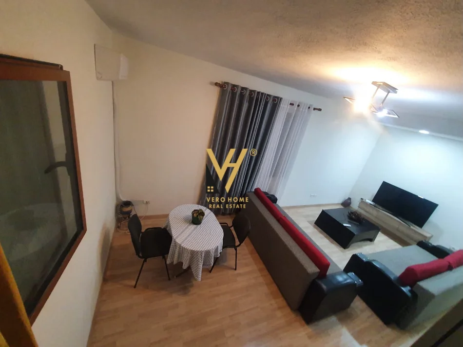Tirane, jepet me qera apartament 1+1+Ballkon Kati 1, 62 m² 420 € (SELITE)