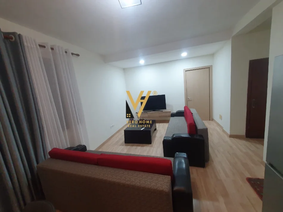 Tirane, jepet me qera apartament 1+1+Ballkon Kati 1, 62 m² 420 € (SELITE)