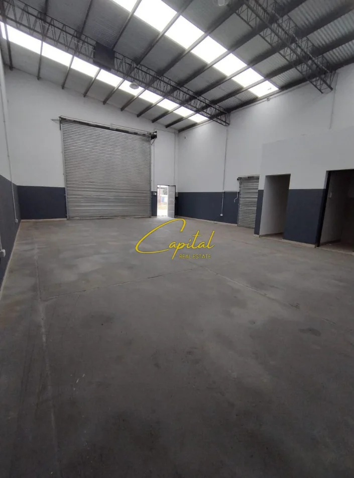 Tirane, jepet me qera magazine Kati 0, 800 m² 2.600 € (KOMBINAT)