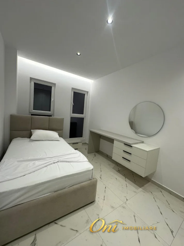 Tirane, jepet me qera apartament 2+1+Aneks+Ballkon Kati 6, 100 m² 750 € (LAPRAKE)