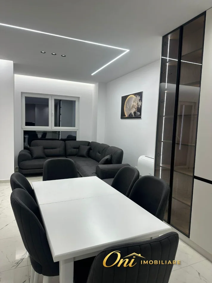 Tirane, jepet me qera apartament 2+1+Aneks+Ballkon Kati 6, 100 m² 750 € (LAPRAKE)