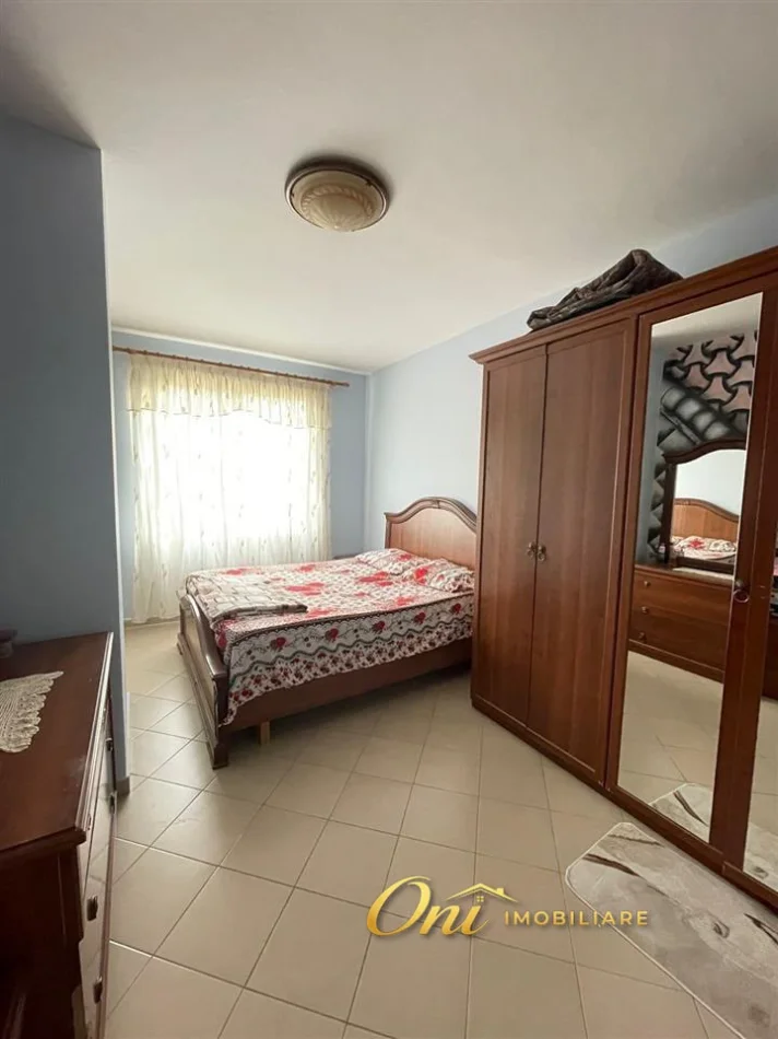 Tirane, jepet me qera apartament 1+1 Kati 4, 65 m² 370 € (FRESK)