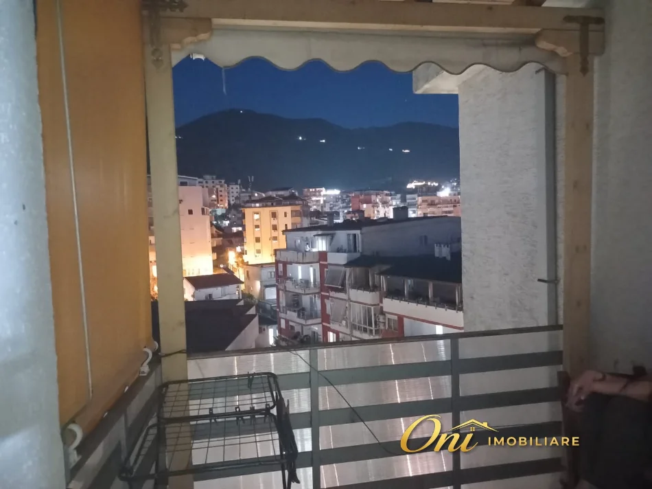 Tirane, jepet me qera apartament 2+1 Kati 8, 90 m² 500 € (RRUGA SHEFQET KUKA)