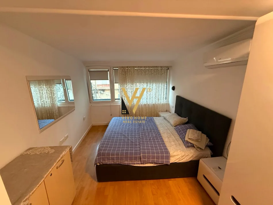 Tirane, jepet me qera apartament 2+1+Ballkon Kati 1, 85 m² 720 € (ISH BLLOK)