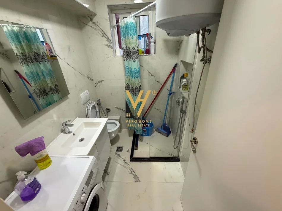 Tirane, jepet me qera apartament 2+1+Ballkon Kati 1, 85 m² 720 € (ISH BLLOK)
