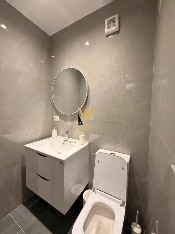 Tirane, jepet me qera apartament 3+1+Ballkon Kati 3, 112 m² 1.000 € (RRUGA E DIBRES)