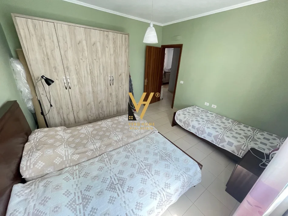 Tirane, jepet me qera apartament 1+1+Ballkon Kati 1, 116 m² 700 € (KOPSHTI ZOOLOGJIK)