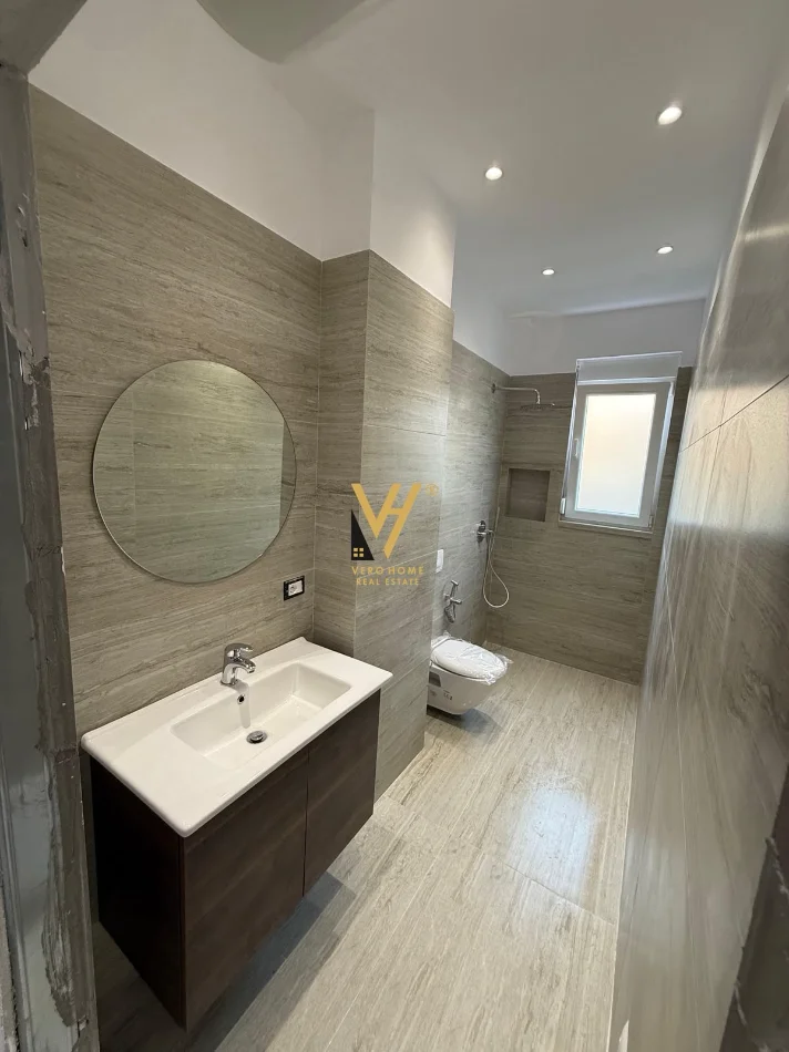 Tirane, jepet me qera apartament 1+1+Ballkon Kati 0, 60 m² 540 € (SELITE)