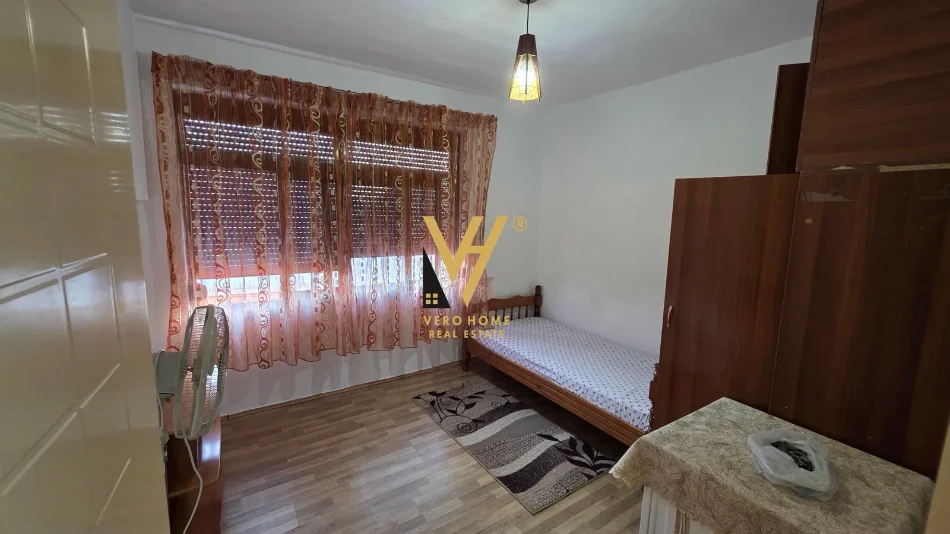 Tirane, jepet me qera apartament 3+1+Ballkon Kati 4, 80 m² 520 € (RRUGA BARDHYL)