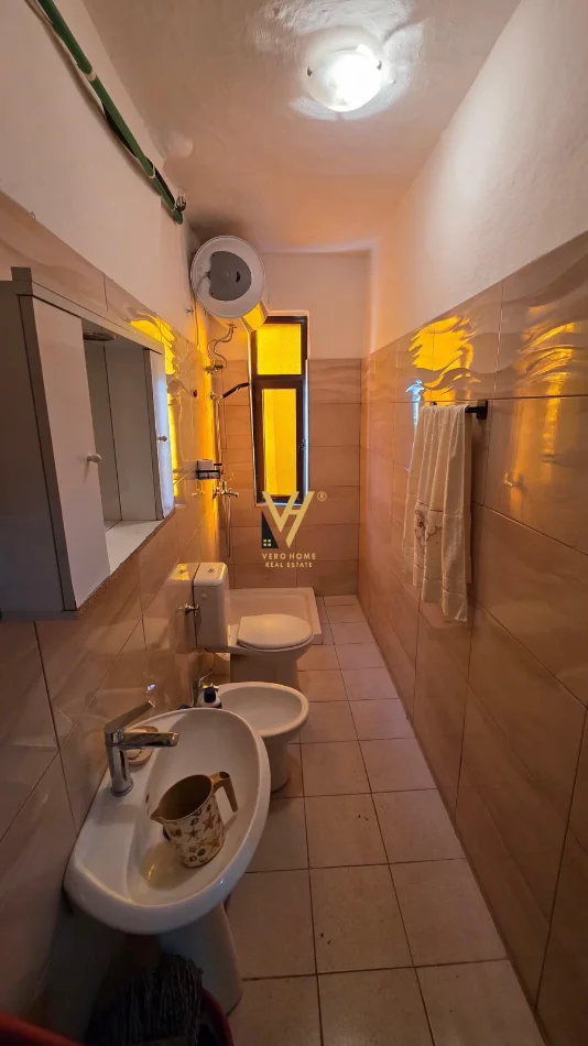 Tirane, jepet me qera apartament 3+1+Ballkon Kati 4, 80 m² 520 € (RRUGA BARDHYL)