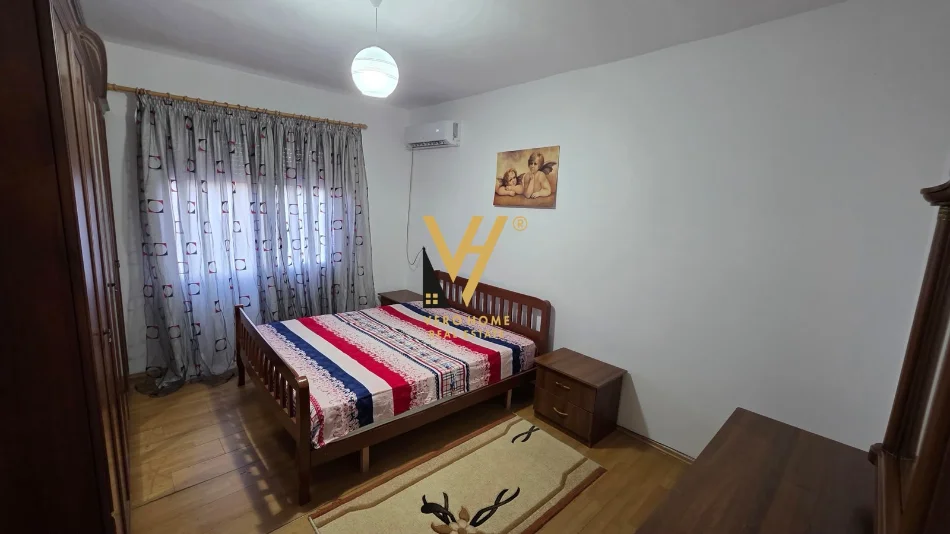 Tirane, jepet me qera apartament 3+1+Ballkon Kati 4, 80 m² 520 € (RRUGA BARDHYL)