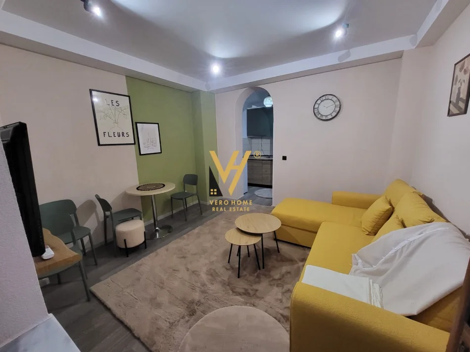 Tirane, jepet me qera apartament 1+1+Ballkon Kati 1, 55 m² 510 € (RRUGA FORTUZI)