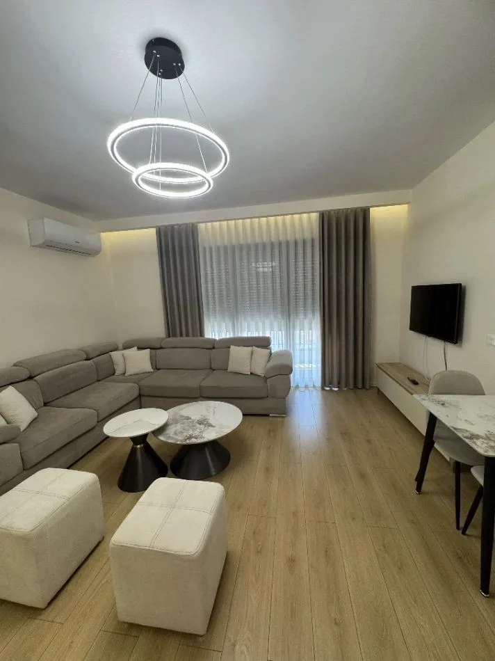 Tirane, jepet me qera apartament 1+1 Kati 4, 70 m² 600 € (RRUGA FILIP JANO)