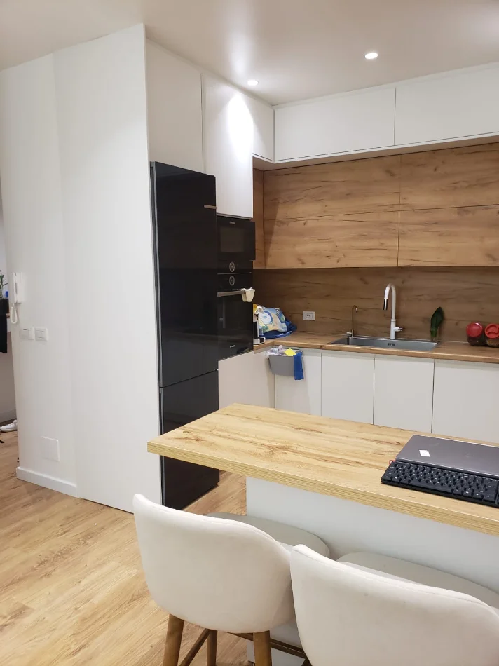 Tirane, shitet apartament 2+1 Kati 2, 118 m² 260.000 € (ASTIR)